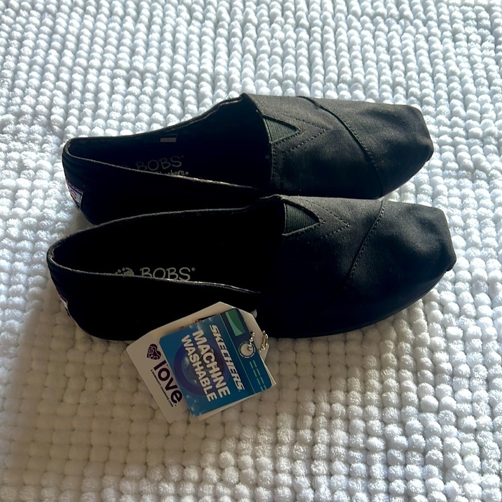 BOBS Skechers - Peace and Love Casual Slip-On Flats from Finish Line 6.5 - Picture 5 of 7
